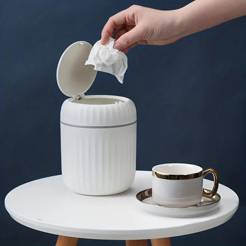 Mini poubelle de bureau avec couvercle — Rangement bureau et chambre
