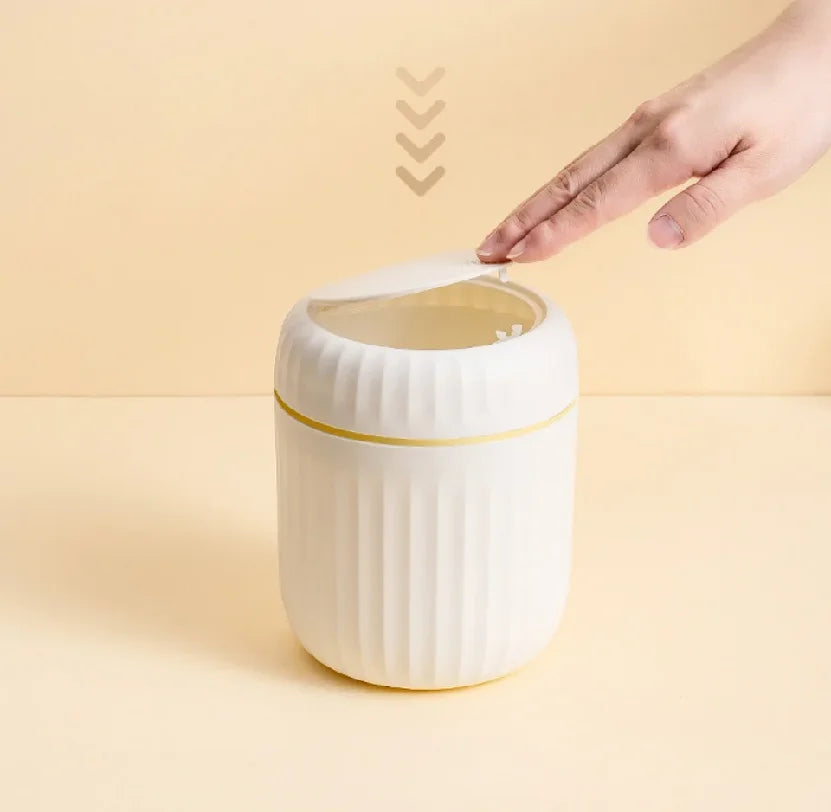 Mini poubelle de bureau avec couvercle — Rangement bureau et chambre